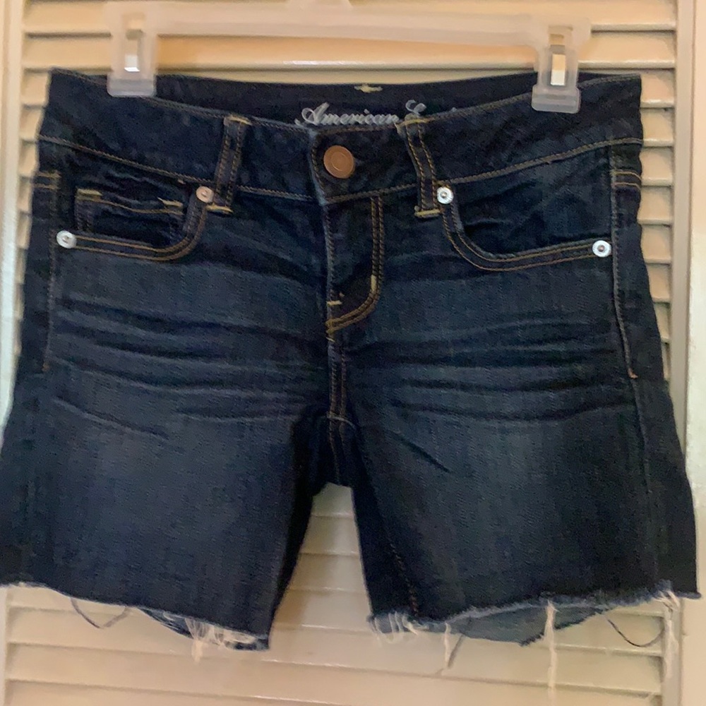 American Eagle distressed size 4 jean shorts